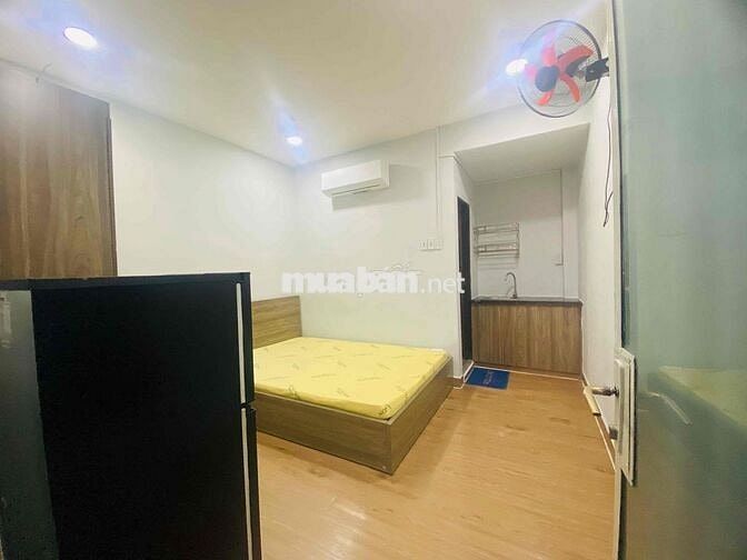 Phòng trọ 18m2 đường Cô Giang, Quận 1 đủ nội thất