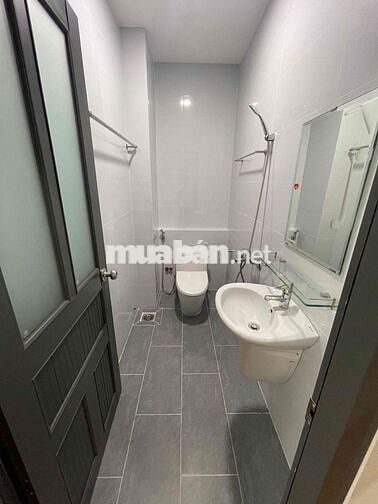 Nhà Mới Hẻm 5M Nguyễn Sơn. DT:4 X 14 Trệt 2lau 4PN 3WC 4May lanh