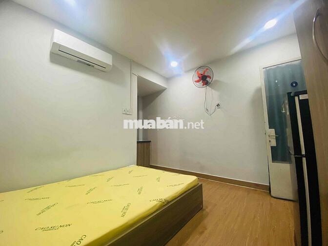 Phòng trọ 18m2 đường Cô Giang, Quận 1 đủ nội thất