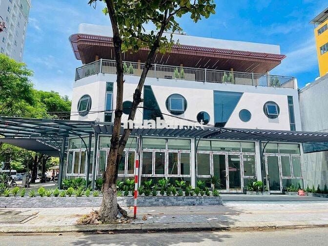 Cho thuê căn góc 2 tầng mặt tiền : Trần Phú & Nguyễn Du , Hải Châu