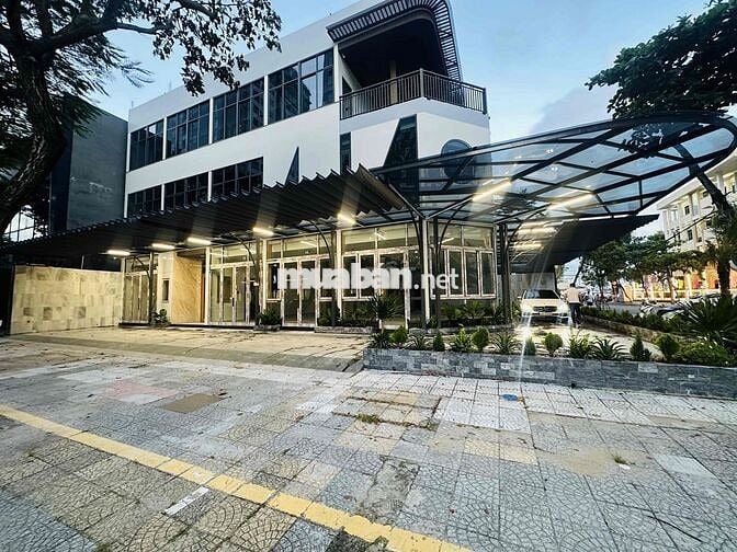 Cho thuê căn góc 2 tầng mặt tiền : Trần Phú & Nguyễn Du , Hải Châu