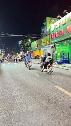 Bán nhà 2 tầng - Dt 175m2 Mặt tiền Trần Văn Mười