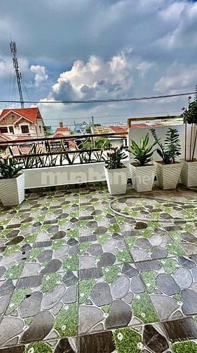 Bán nhà 2 tầng - Dt 175m2 Mặt tiền Trần Văn Mười
