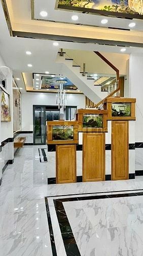 Bán nhà 2 tầng - Dt 175m2 Mặt tiền Trần Văn Mười