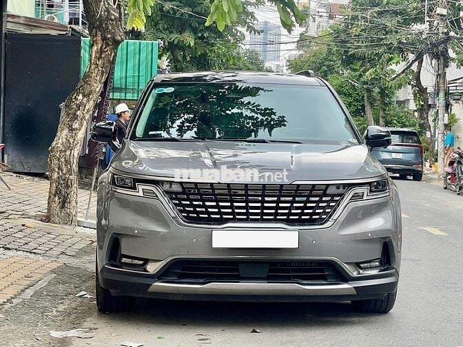 Kia Carnival 2.2D Signature 2024 - Chỉ 8000km