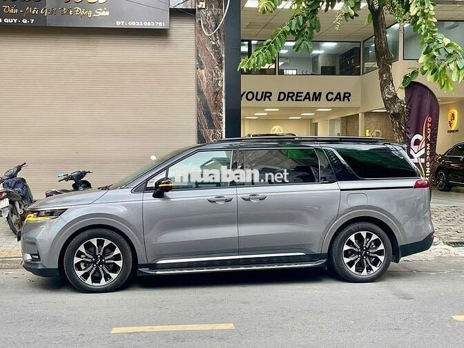 Kia Carnival 2.2D Signature 2024 - Chỉ 8000km