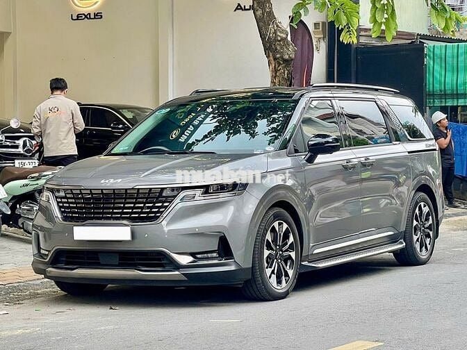 Kia Carnival 2.2D Signature 2024 - Chỉ 8000km