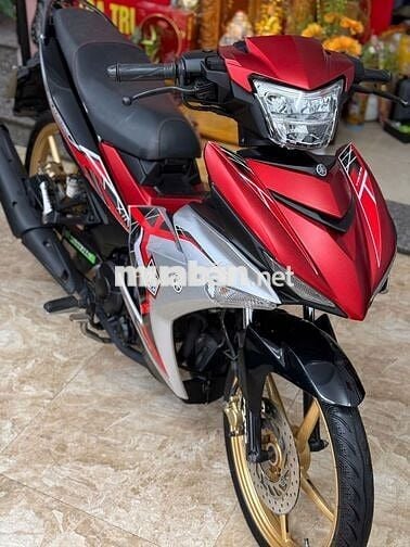 Xe máy Yamaha Exciter 150 màu Đỏ Đen Bạc bao êm