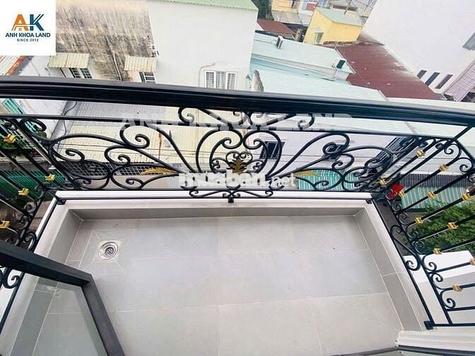 877HBC- Nhà 1 trệt , 1 lửng , 2 lầu , đầy đủ phòng bếp , phòng thờ