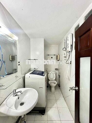 Căn Hộ Bancol Máy Giặt Riêng Full NT Rộng 27m2 Ngay Vòng Xoay Dân Chủ