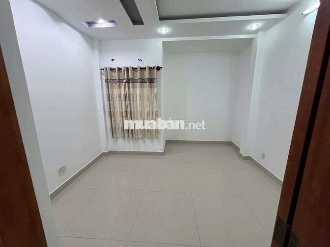 Nhà DQH mới đẹp hẻm xe hơi đậu cửa 5pn 4wc thích hợp làm VPCT