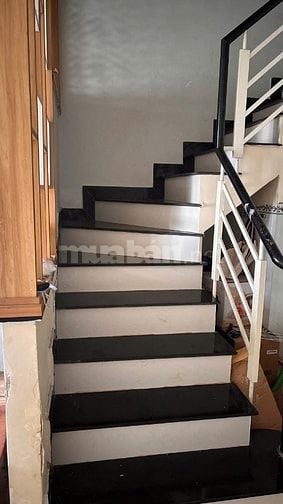 Bán nhà - chính chủ  , sổ hồng riêng, bao sang tên 