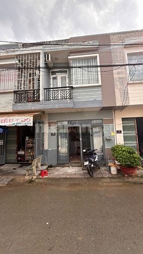 Bán nhà - chính chủ  , sổ hồng riêng, bao sang tên 