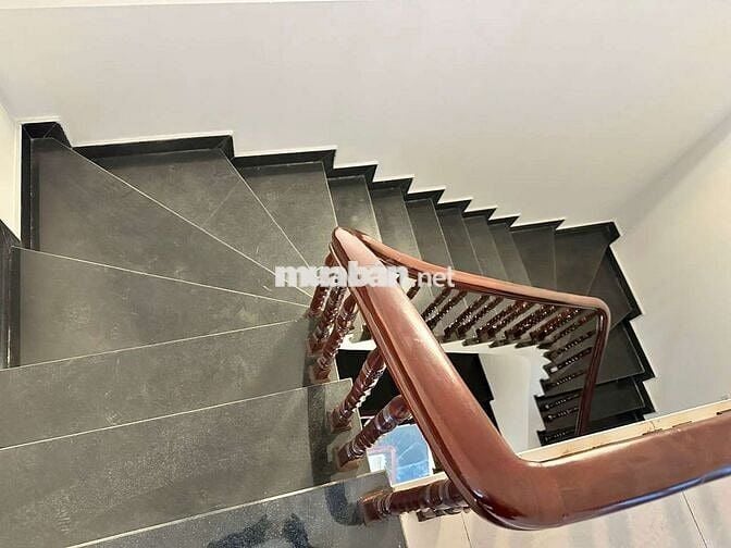 BÁN NHÀ DÂN XÂY 4 TẦNG 69M² CẠNH VINCOM RIVERSIDE GẦN Ô TÔ GIÁ ĐẦU TƯ