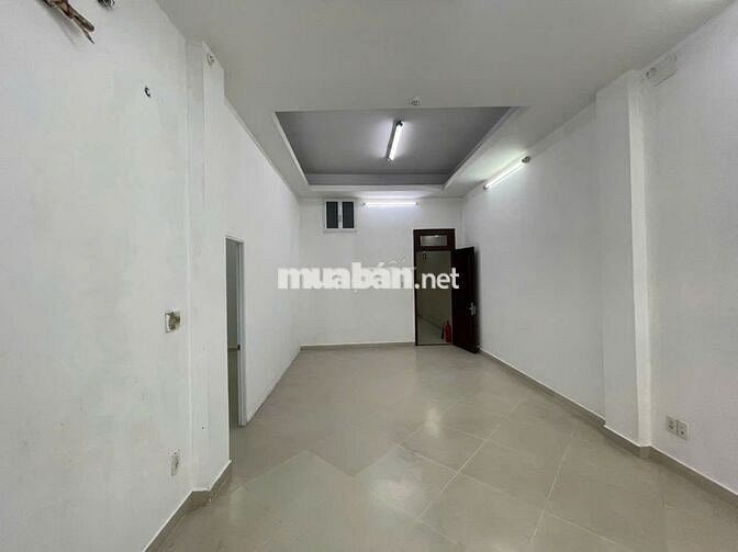 CHO THUÊ  VĂN PHÒNG TRỆT MẶT TIỀN ĐƯỜNG NƠ TRANG LONG