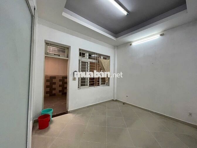 CHO THUÊ  VĂN PHÒNG TRỆT MẶT TIỀN ĐƯỜNG NƠ TRANG LONG