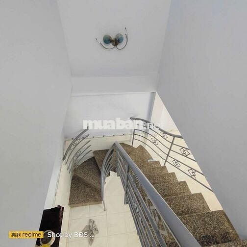 Nhà 68m2 1trệt 1lầu 2pn 2wc đối diện Vạn Phúc 7.5triệu