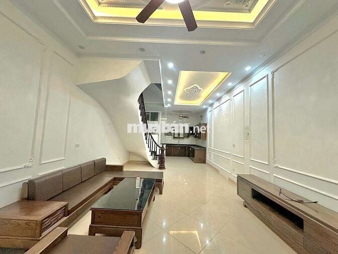BÁN NHÀ DÂN XÂY 4 TẦNG 69M² CẠNH VINCOM RIVERSIDE GẦN Ô TÔ GIÁ ĐẦU TƯ