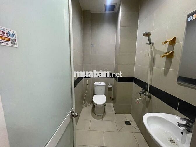 CHO THUÊ  VĂN PHÒNG TRỆT MẶT TIỀN ĐƯỜNG NƠ TRANG LONG