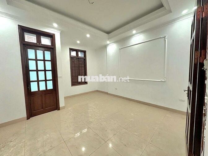 BÁN NHÀ DÂN XÂY 4 TẦNG 69M² CẠNH VINCOM RIVERSIDE GẦN Ô TÔ GIÁ ĐẦU TƯ