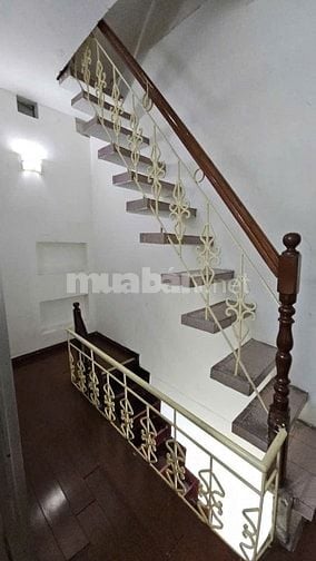 Nhà rộng 40m2 x 4 tầng_SĐCC trung tâm phố Lê Duẩn chỉ hơn 5 tỷ 