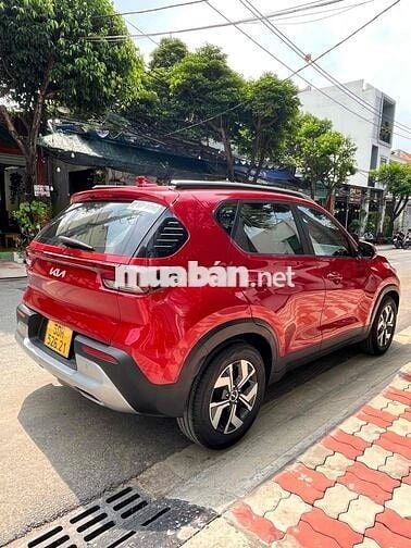 Kia Sonet 2023 Deluxe 1.5 AT - 72000 km
