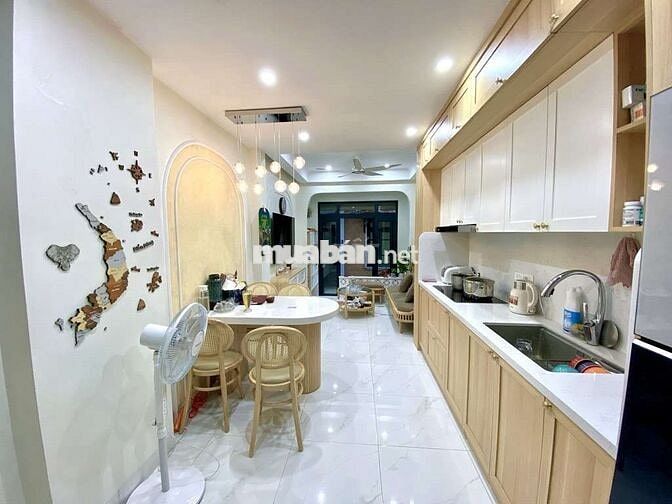 Lạc Long Quân - NHÀ MỚI, NGÕ 3M - 15M RA Ô TÔ TRÁNH - PHÂN LÔ GIÁ 9.X