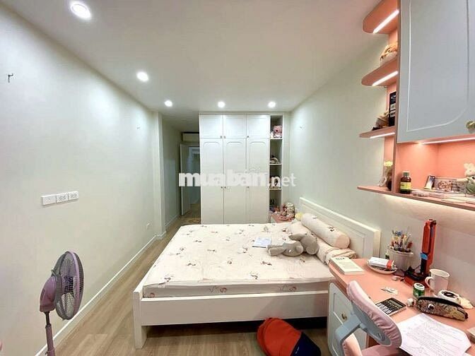Lạc Long Quân - NHÀ MỚI, NGÕ 3M - 15M RA Ô TÔ TRÁNH - PHÂN LÔ GIÁ 9.X