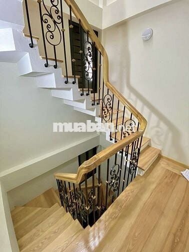 Lạc Long Quân - NHÀ MỚI, NGÕ 3M - 15M RA Ô TÔ TRÁNH - PHÂN LÔ GIÁ 9.X