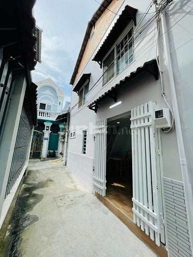 NHÀ NHỎ SỔ RIÊNG HẺM 2,5M 1247/98A HUỲNH TẤN PHÁT, PHÚ THUẬN, Q7