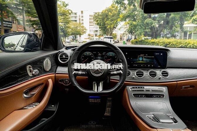 E300 AMG 2022 màu đen nt nâu siêu lướt & siêu đẹp