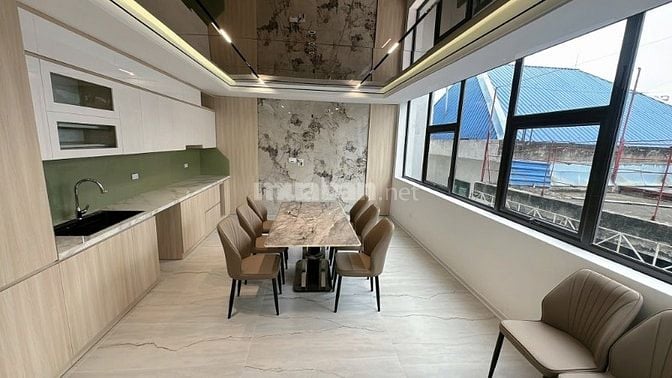Bán Nhà Hoàng Văn Thái 6 Tầng Xây Mới Mặt Tiền 8,4M ( Cách Ô Tô 5M )