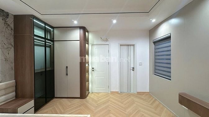 Bán Nhà Hoàng Văn Thái 6 Tầng Xây Mới Mặt Tiền 8,4M ( Cách Ô Tô 5M )