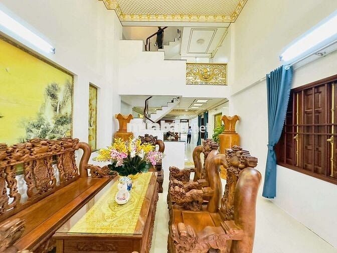 Mặt tiền Hiệp Thành 13 dt 7x50m có nhà 3 lầu nội thất đầy đủ