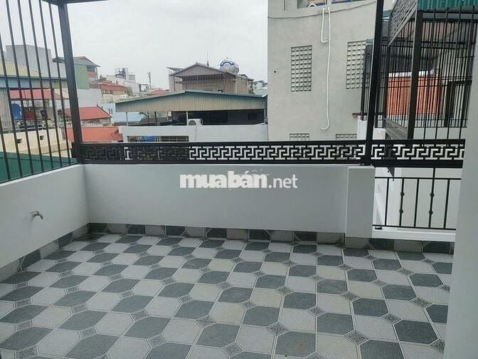 Bán nhà Lạc Long Quân - Tây Hồ, DT72m2, MT5m, gần Hồ Tây(11.3 tỷ)