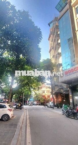 Cực hiếm. Bán gấp căn Vinaconex 3 Trương Công Giai. DT 65m gồm 2pn, wc