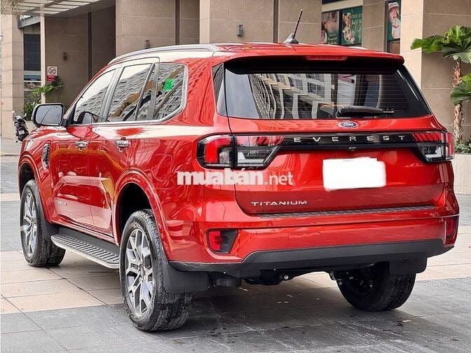HÀNG HIẾM FORD EVEREST TITANIUM 4x2 2023 MÀU ĐỎ