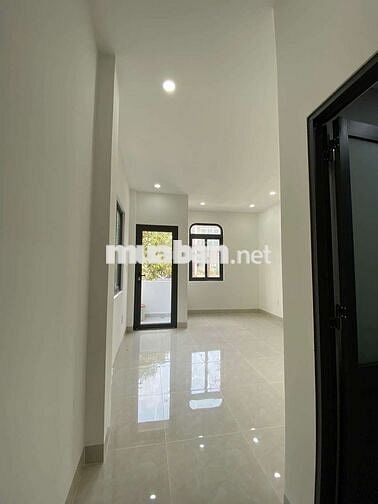 NHÀ MỚI 100% DT 120M2, SÂN ĐẬU OTO, 1T2L 4PN 5WC GẦN CHỢ LINH XUÂN