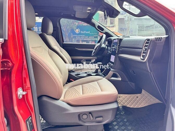 HÀNG HIẾM FORD EVEREST TITANIUM 4x2 2023 MÀU ĐỎ