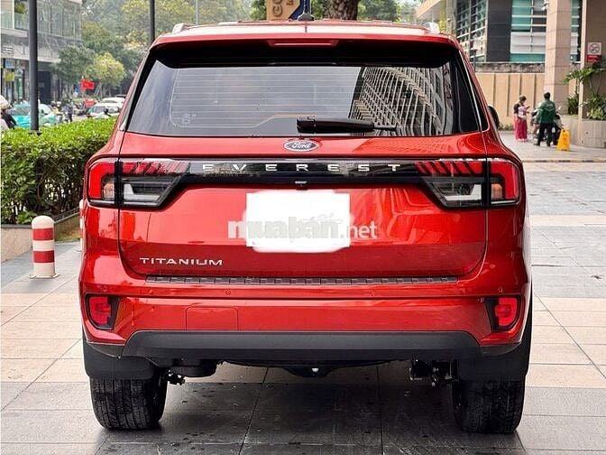 HÀNG HIẾM FORD EVEREST TITANIUM 4x2 2023 MÀU ĐỎ
