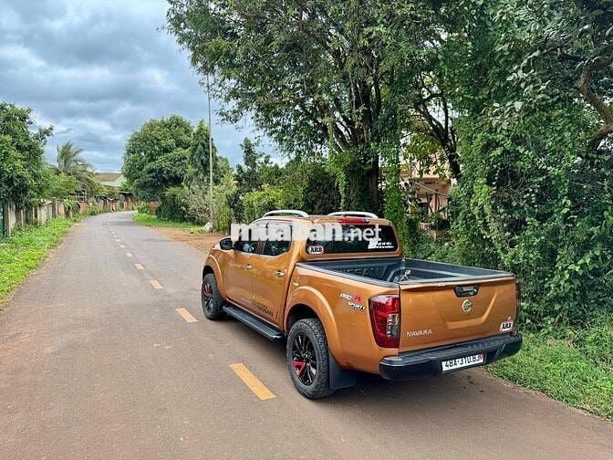 Nissan Navara 2017 NP300 VL 4x4 AT - 135000 km
