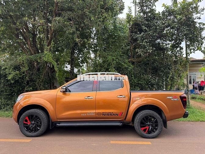 Nissan Navara 2017 NP300 VL 4x4 AT - 135000 km