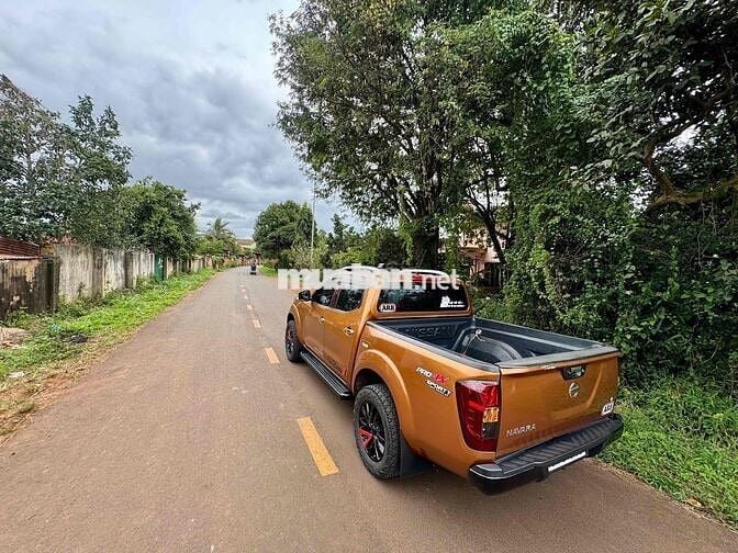 Nissan Navara 2017 NP300 VL 4x4 AT - 135000 km