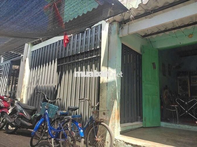 Bán 108m2 , Cách  VINGROUP 500m , chỉ 2.8Tỷ
