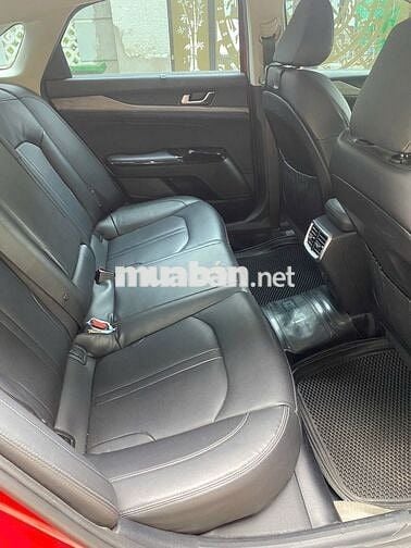 Kia K5 2022 2.0 Premium - 880000 km