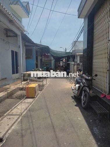 Bán 108m2 , Cách  VINGROUP 500m , chỉ 2.8Tỷ