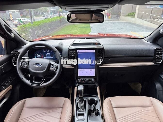 HÀNG HIẾM FORD EVEREST TITANIUM 4x2 2023 MÀU ĐỎ