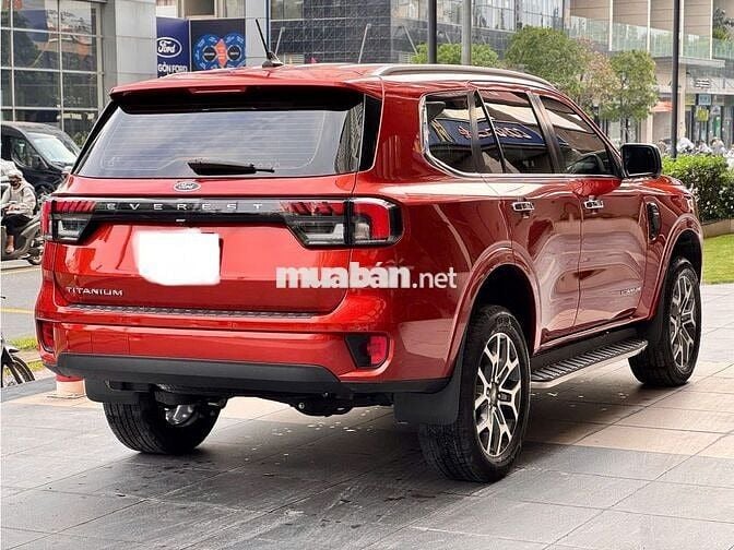 HÀNG HIẾM FORD EVEREST TITANIUM 4x2 2023 MÀU ĐỎ