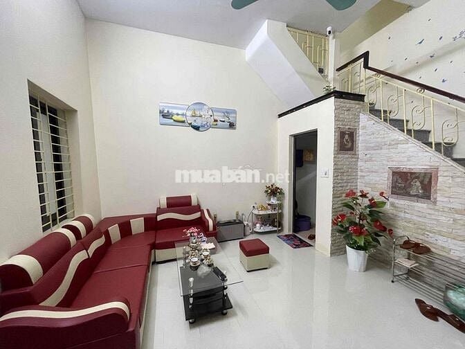 Bán nhà mặt ngõ lô góc 3 tầng phố Thuỵ Khuê