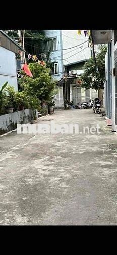 Dưới 2 tỷ có nhà khung cột Cầu Bươu-10m oto tránh-Gần phố-40m*3T;3ngủ